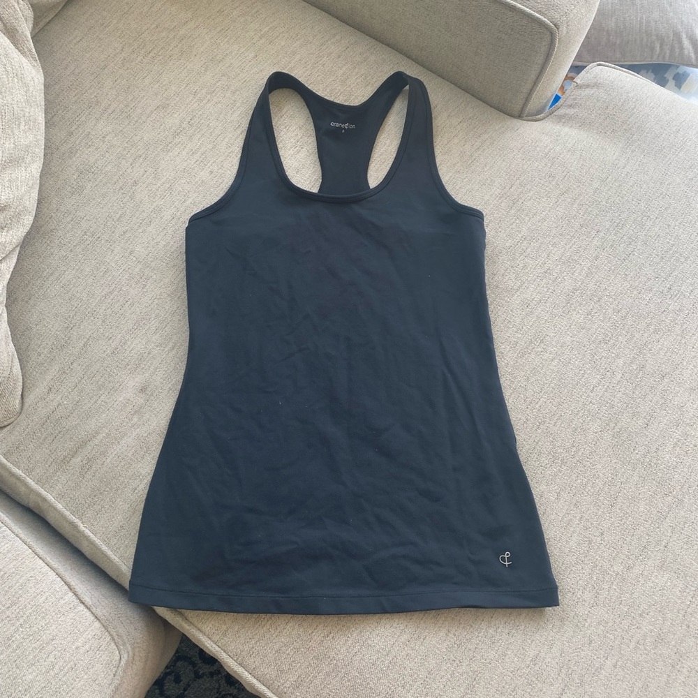 EUC- Crane and Lion size 6 black athletic top